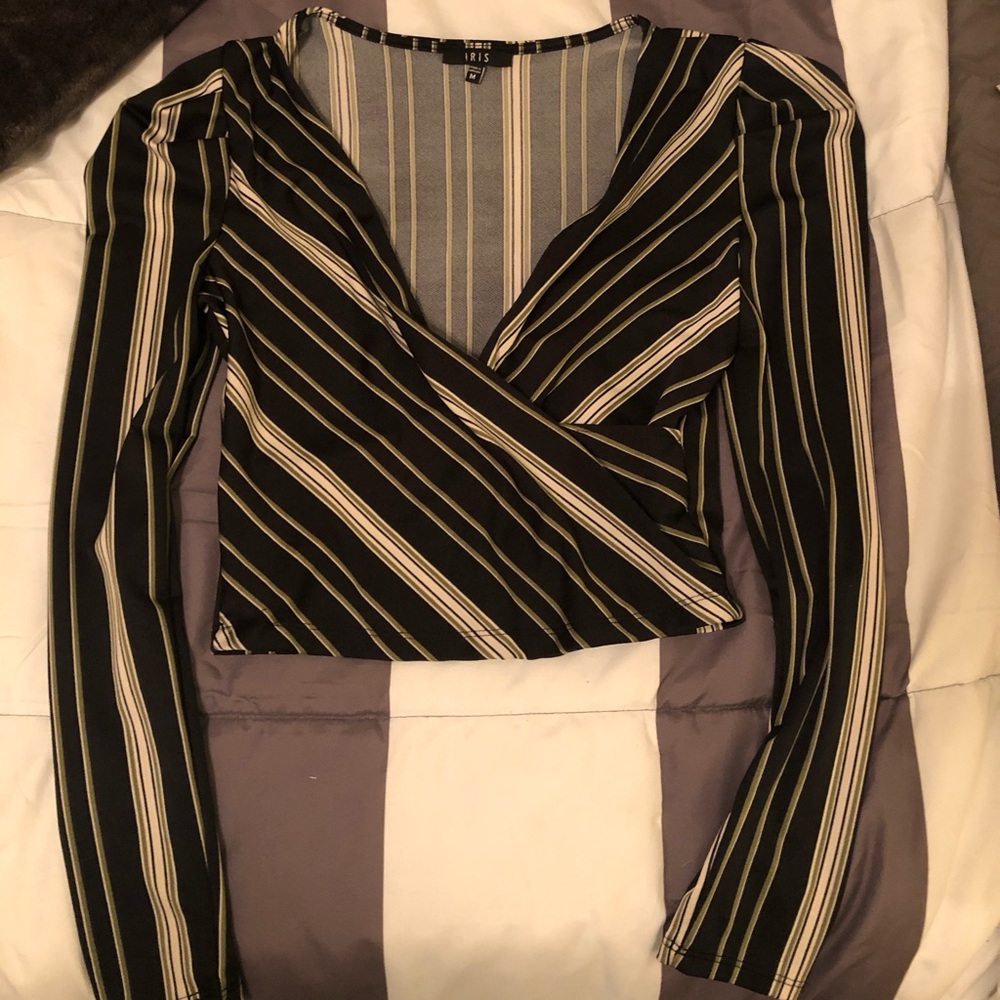 Cropped long sleeve blouse